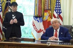 트럼프, 머스크의 감세법안비판에 "매우 실망…관계유지 미지수"
