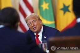 영어가 공식어인데…트럼프, 라이베리아 정상에 "영어 잘하네"