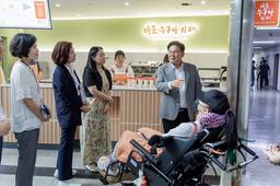 장애인 자립 돕는 '마포 누구나 카페' 문열어