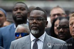 트럼프의 '치안 접수' 다음 타깃 시카고, 저항 예고