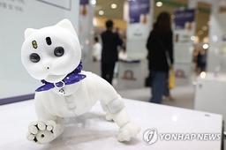 [AI 돋보기] 외로움 달래는 AI 반려 로봇, 새로운 가족인가