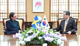 한-스웨덴 외교장관회담…"방산·제조업서 상호협력 가능성"