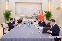 신임 中대외연락부장, 북한·러시아 대사 잇달아 접견