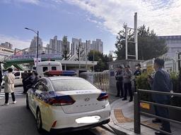 소녀상 철거요구 단체, 경찰에 막히자 학교앞 게릴라집회 예고