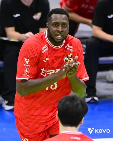 몸 풀린 '외인 거포 1순위' 베논 "경계 대상 선수는 없다"