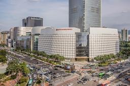 롯데백화점 잠실·명동, 2년연속 연매출 5조…"신르네상스 시대"