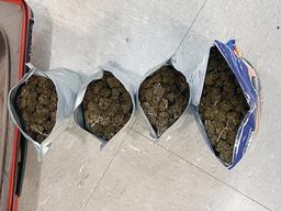 과자 봉지에 숨긴 대마초…태국서 밀반입 일당 덜미