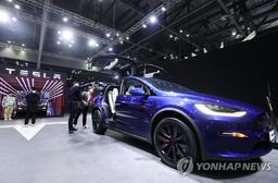 日, 전기차에 중량세 추가부과 검토…"도로파손 커 더 부담해야"