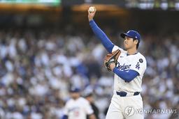 오타니, 663일 만에 마운드 올라 투타겸업 재개…1이닝 1실점