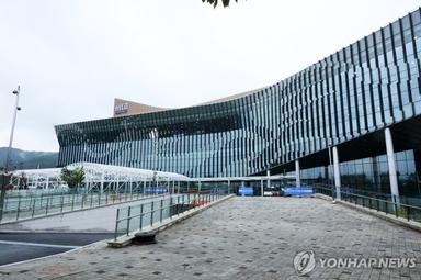  문서화 인쇄 폰트 크기 [경주APEC] 각국 정상 오후부터 귀국길…시진핑, 한중정상회담 뒤 출국 예정