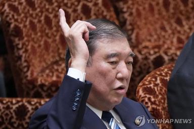 日여당, 선거 직전 '지원금 살포' 추진…野 '감세카드'에 맞대응