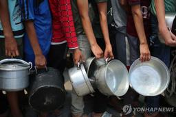 美구호단체, '이스라엘군 발포 논란' 가자 배급소 재개(종합)