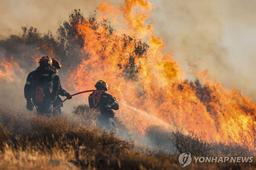 그리스 크레타섬 산불 확산…주민·관광객 5천명 대피(종합)