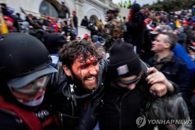 美의사당 폭동사태 가담 퇴역 군인, 'FBI 테러 모의'로 종신형