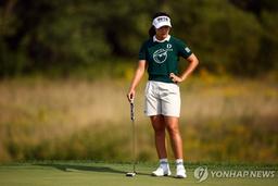 '핫식스' 이정은, 악천후 속에 LPGA FM 챔피언십 2R 공동 7위
