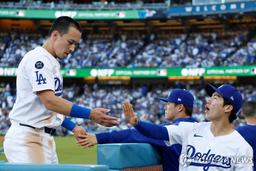 MLB 다저스, WS 진출에 1승 남았다…밀워키에 NLCS 3연승