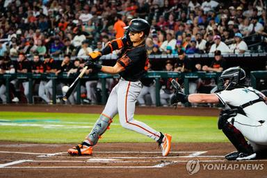'바람의 손자'다운 질주…이정후, 내야 안타에 희생플라이 1타점(종합)
