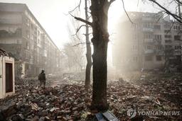 美·우크라·유럽 3자협상 잰걸음…종전안 핑퐁 속 돈바스 포화