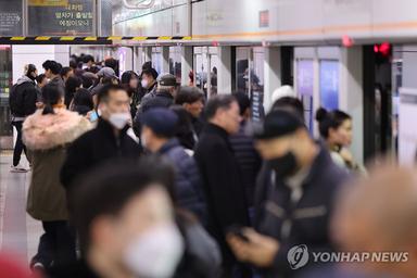 서울지하철 노조, 내달 6일 총파업 예고…"인력감축 중단해야"