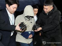 '46억 횡령' 건보 팀장에 도피 자금 보내준 동료 2심도 징역형
