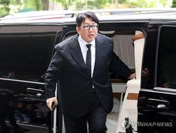 "방시혁, 김범수 재판 나오라"…'SM엔터 시세조종' 증인 소환