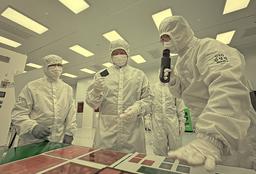  문서화 인쇄 폰트 크기 "수장 교체에 조직 정비도"…삼성전기·SKC, 유리기판 경쟁 격화