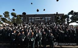 육군, 베레모 단계적 폐지 추진…전투모를 기본 군모로