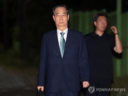 韓, 계엄해제 건의 "기다려보자" 묵살…'사후 선포문'도 제공