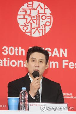 '굿뉴스' 설경구 "감독이 절 어떻게 구길지 궁금했죠"