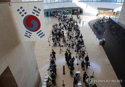 [팩트체크] 관람객 500만 돌파 국중박 유료화 시사에 해외 박물관 사례는?