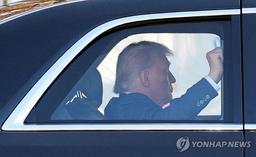 [경주APEC] 트럼프, CEO서밋 행사장 떠나…경주박물관서 곧 한미 정상회담