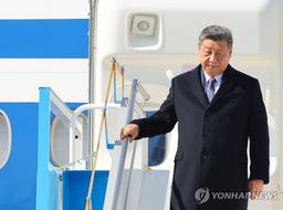 [경주APEC] 본회의 앞두고 정상·대표단, 김해공항 잇달아 입국(종합)