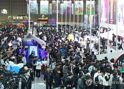 [게임위드인] '위기론' 속 반전…지스타 2025, 해외가 살렸다