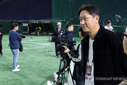 도쿄돔 찾은 '도쿄 대첩' 영웅 이대호 "벌써 10년 전이네요"