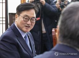 우의장 "아픈 역사 직시해야"…日대사 "다양한 분야 소통 원해"